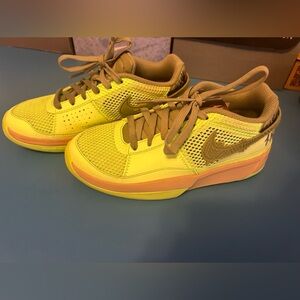 Boys sneakers great condition!